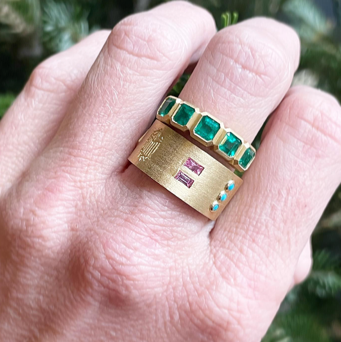 FIVE STONE EMERALD BAND