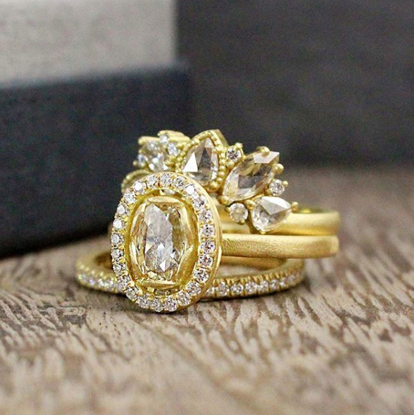 SIGNATURE OVAL PETAL HALO RING